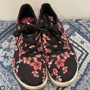 Nobull flowered trainers canvas. Never worn